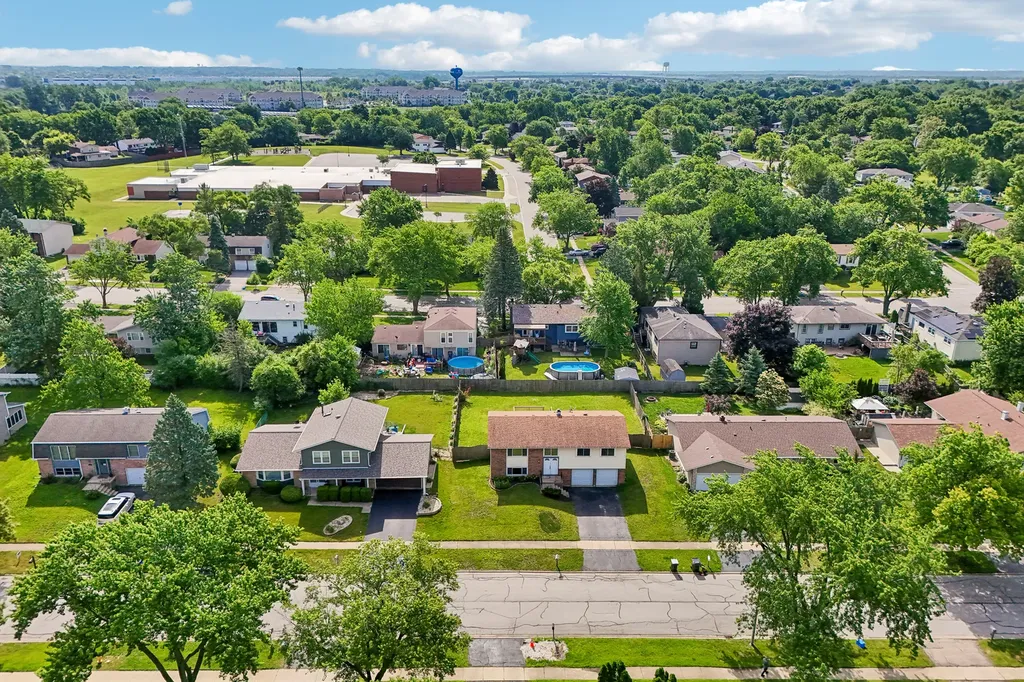 420 Justine Avenue Bolingbrook IL 60440