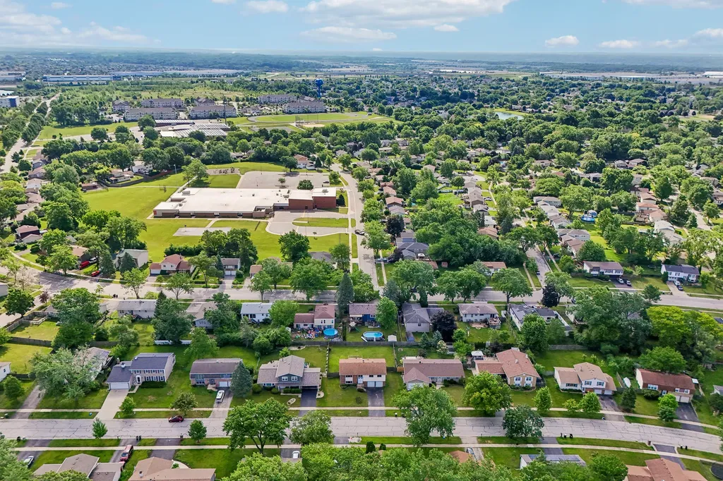 420 Justine Avenue Bolingbrook IL 60440