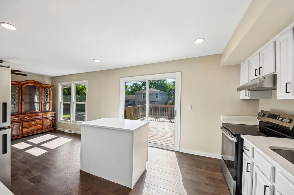 420 Justine Avenue Bolingbrook IL 60440