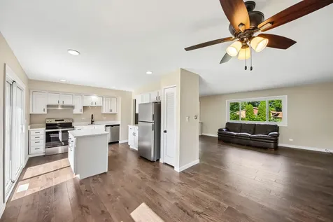 420 Justine Avenue Bolingbrook IL 60440