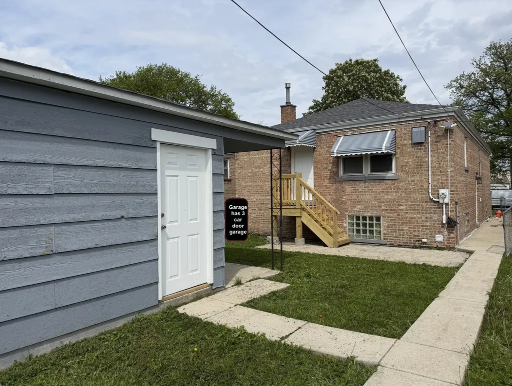 9028 South Carpenter Street Chicago IL 60620