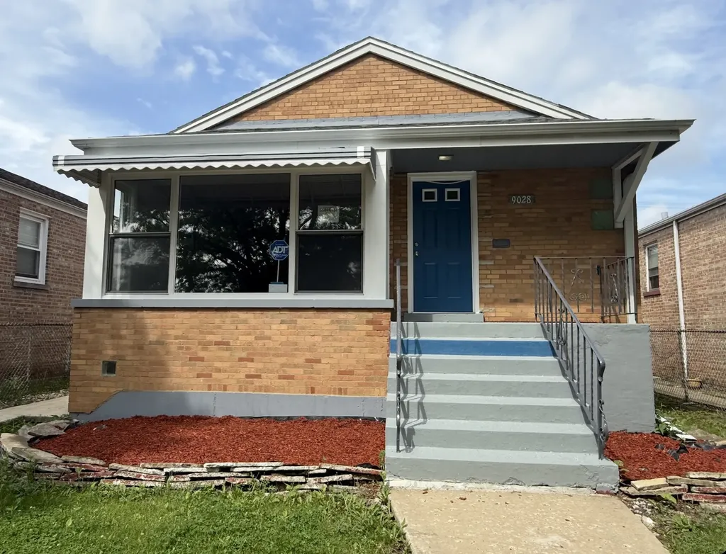 9028 South Carpenter Street Chicago IL 60620