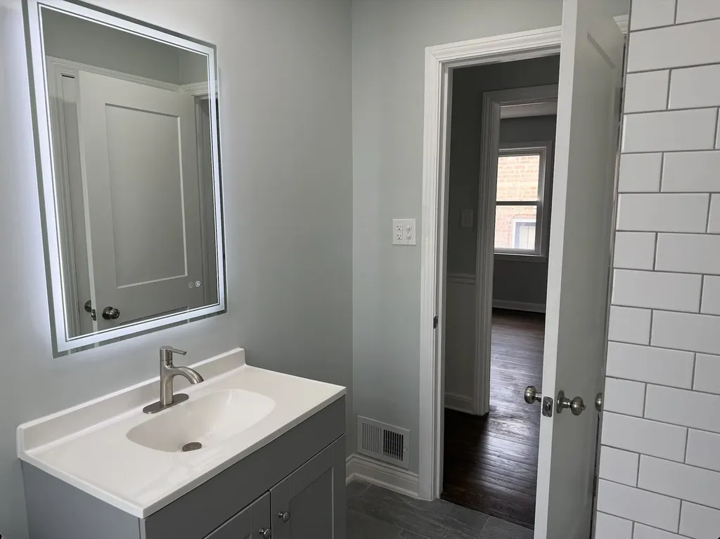 9028 South Carpenter Street Chicago IL 60620