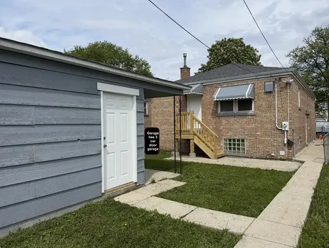 9028 South Carpenter Street Chicago IL 60620