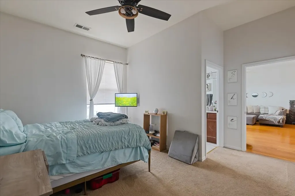 1040 East 47th Street Chicago IL 60653