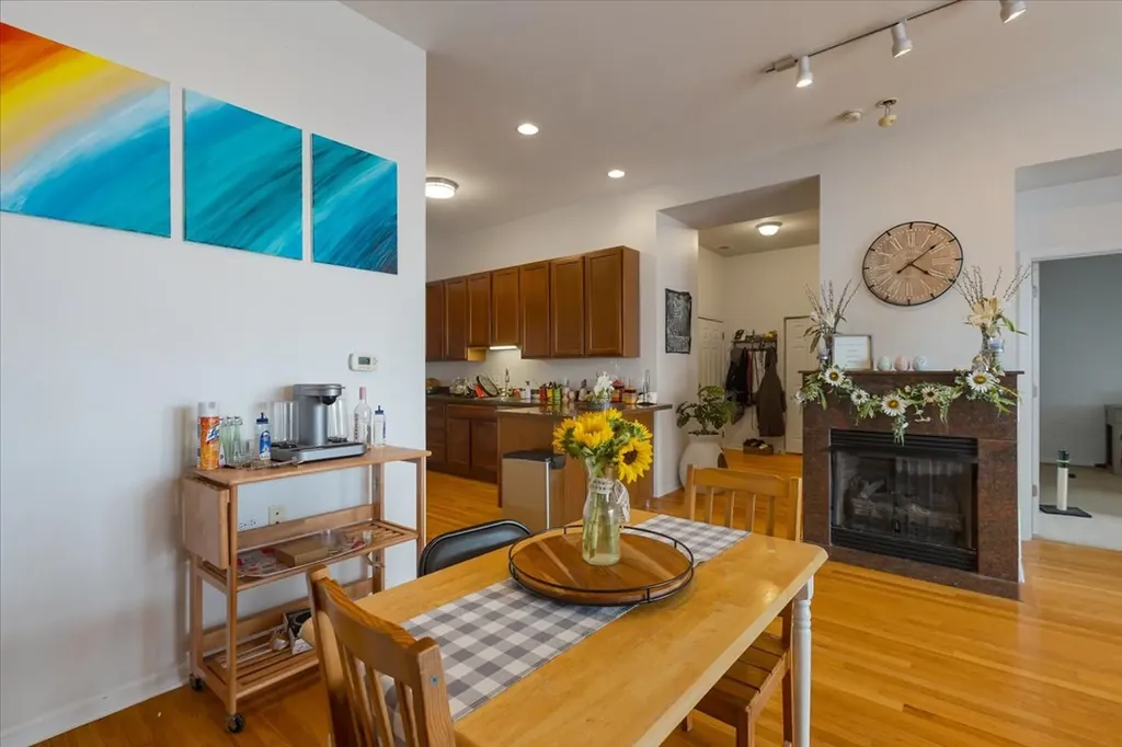 1040 East 47th Street Chicago IL 60653