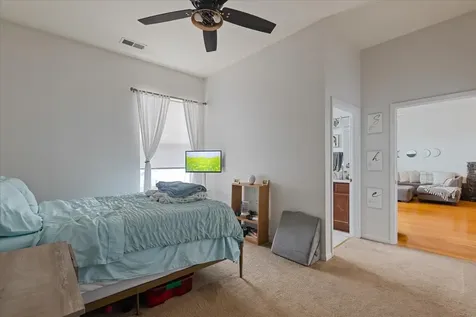 1040 East 47th Street Chicago IL 60653