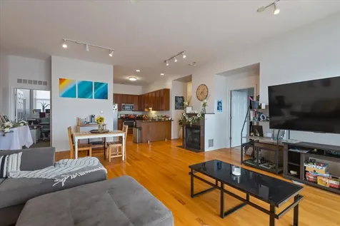 1040 East 47th Street Chicago IL 60653