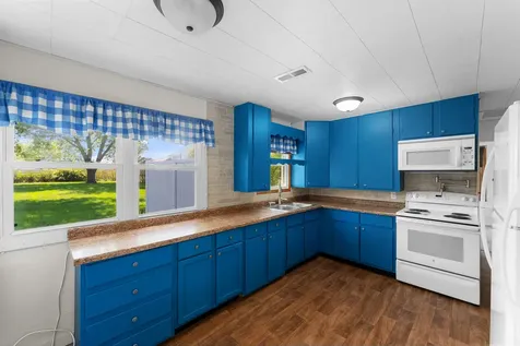 3906 Morton Drive East Moline IL 61244
