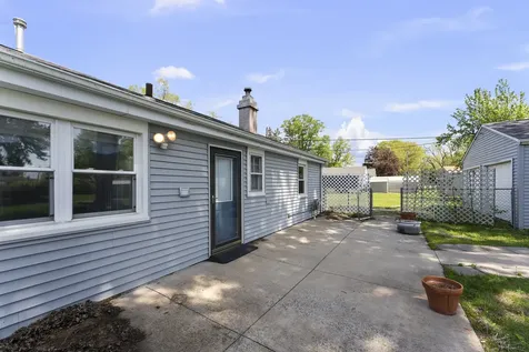 3906 Morton Drive East Moline IL 61244