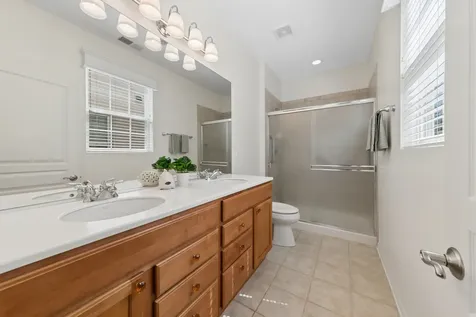 2486 Harvest Valley Elgin IL 60124