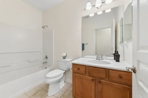 2486 Harvest Valley Elgin IL 60124