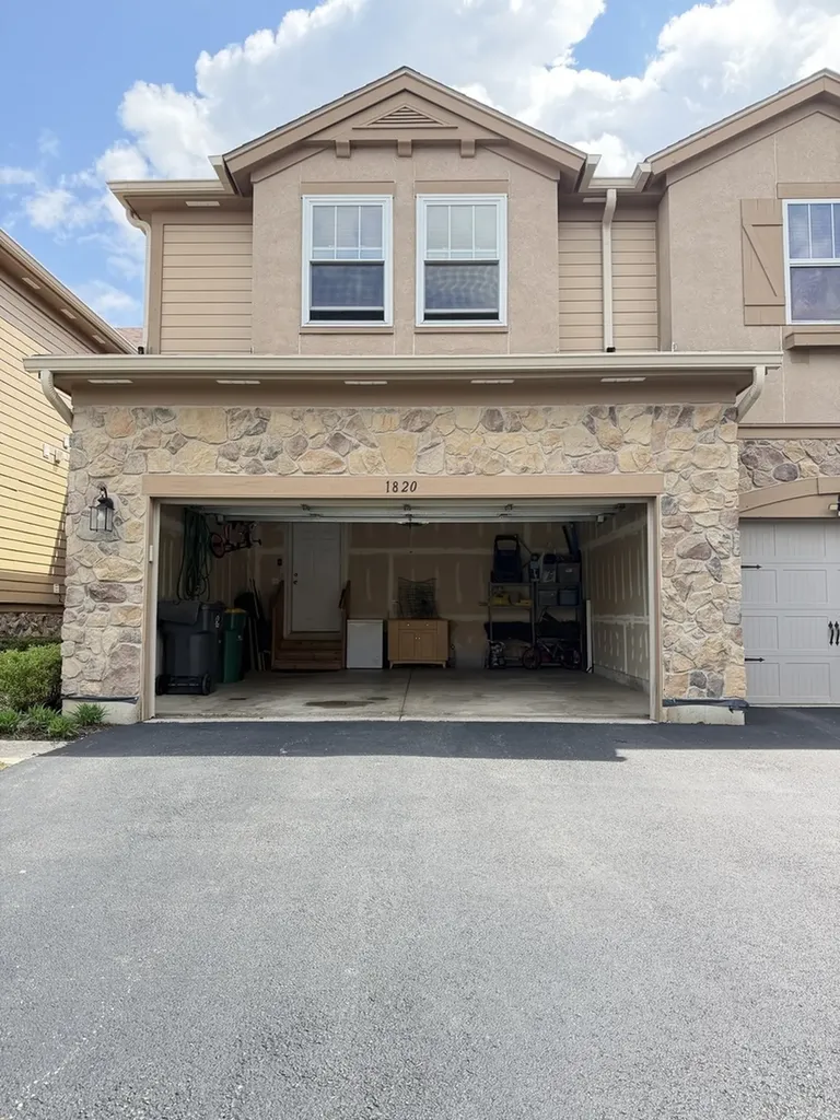 1820 Crenshaw Circle Vernon Hills IL 60061