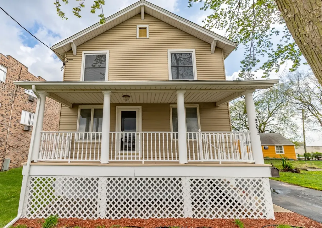203 North Wolcott Street Thornton IL 60476