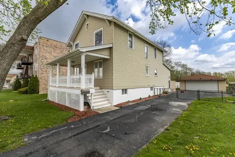 203 North Wolcott Street Thornton IL 60476