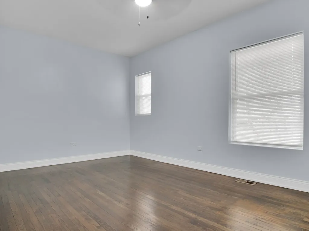 7947 South May Street Chicago IL 60620