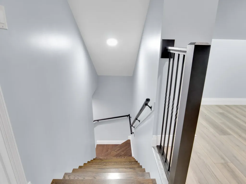 7947 South May Street Chicago IL 60620