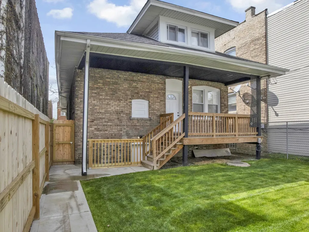 7947 South May Street Chicago IL 60620