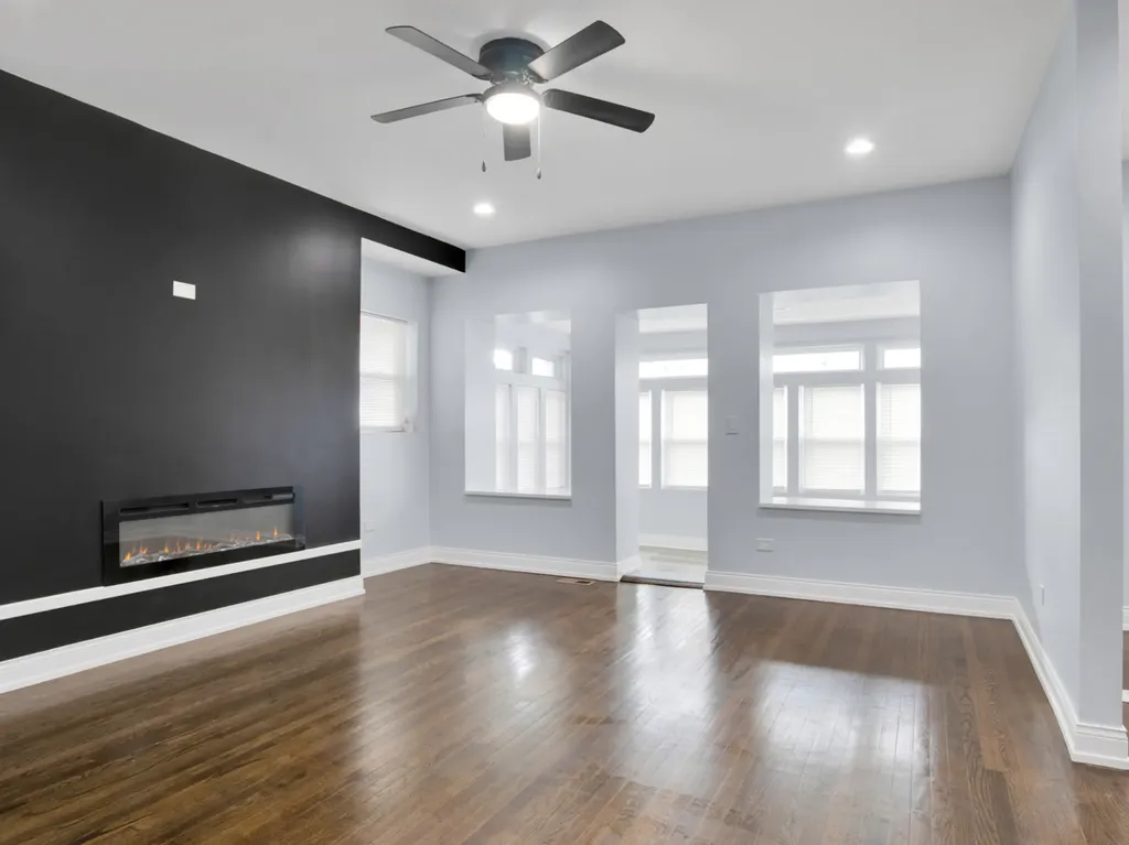 7947 South May Street Chicago IL 60620