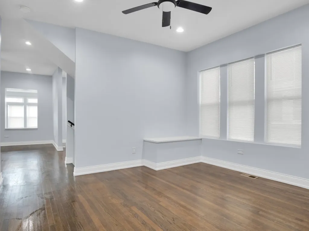 7947 South May Street Chicago IL 60620