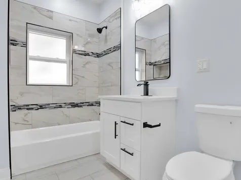 7947 South May Street Chicago IL 60620