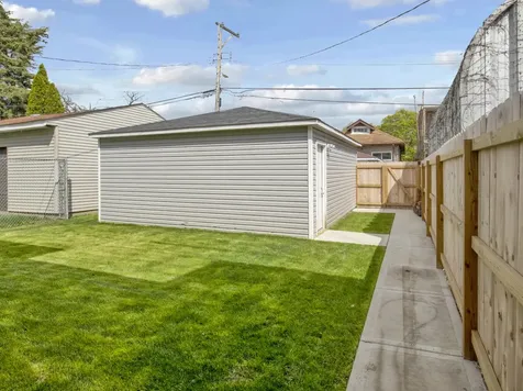 7947 South May Street Chicago IL 60620