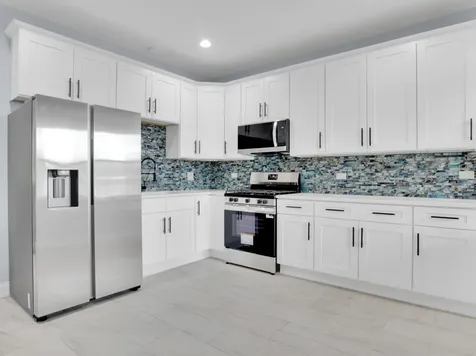 7947 South May Street Chicago IL 60620