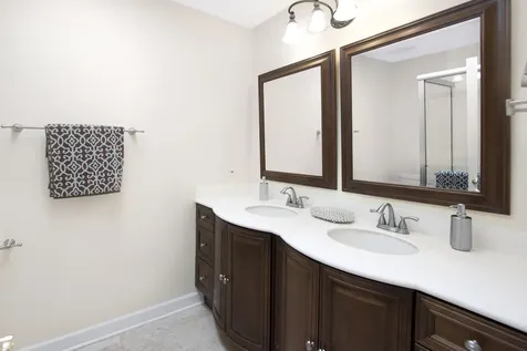 422 Valley View Road Lake Barrington IL 60010