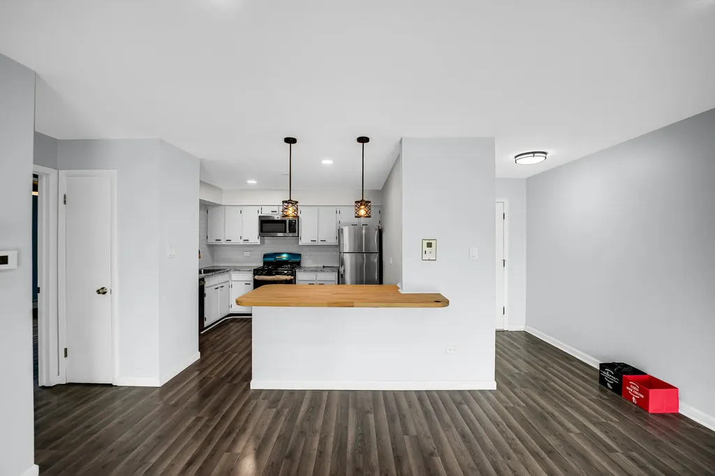 1133 South Finley Road Lombard IL 60148