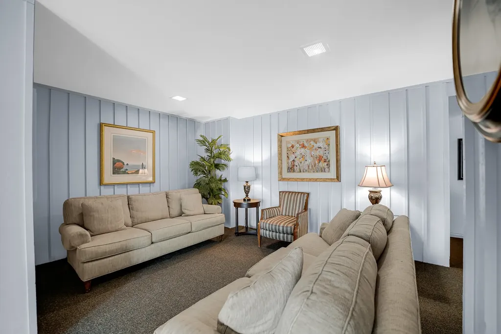 1133 South Finley Road Lombard IL 60148