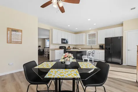 3295 Comstock Court Mundelein IL 60060