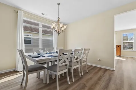 3295 Comstock Court Mundelein IL 60060