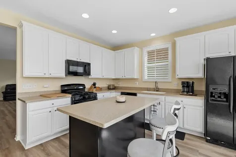 3295 Comstock Court Mundelein IL 60060