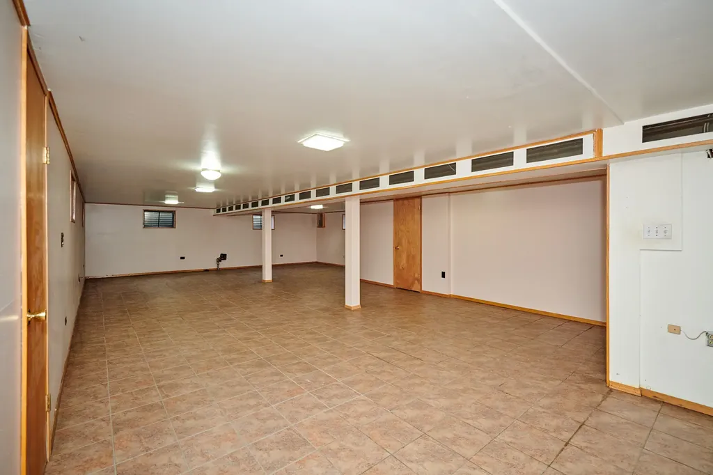 5500 Harvard Terrace Skokie IL 60077