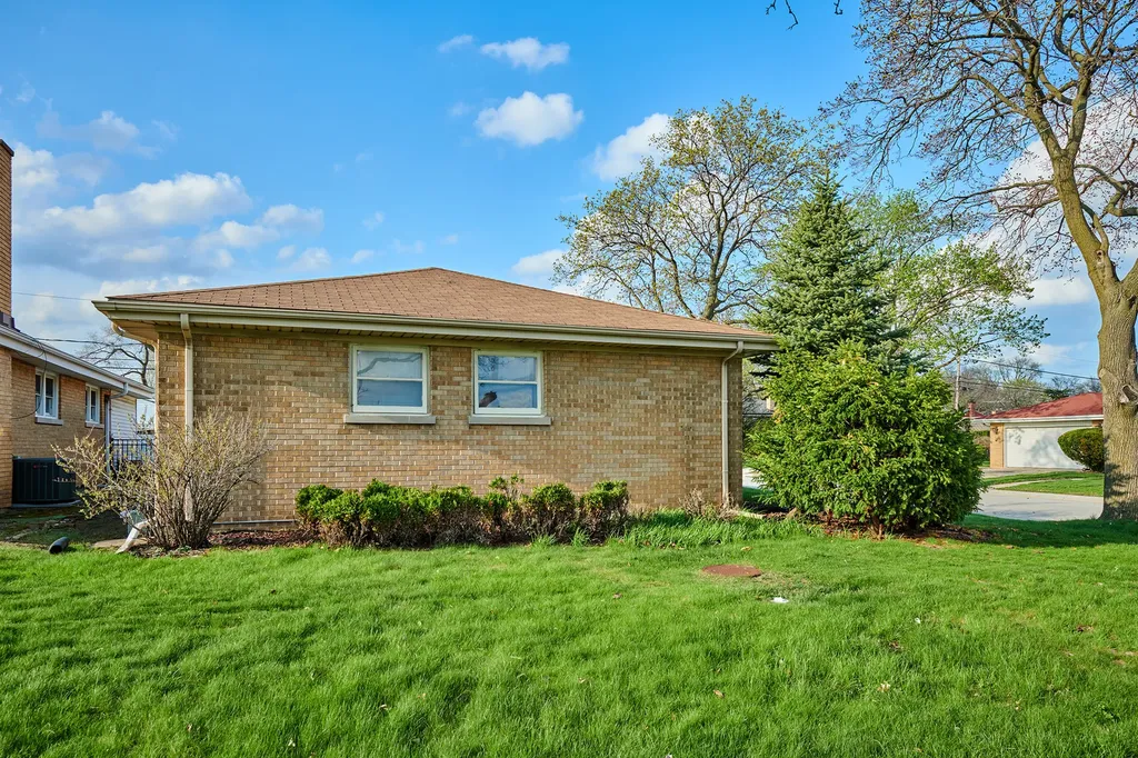 5500 Harvard Terrace Skokie IL 60077