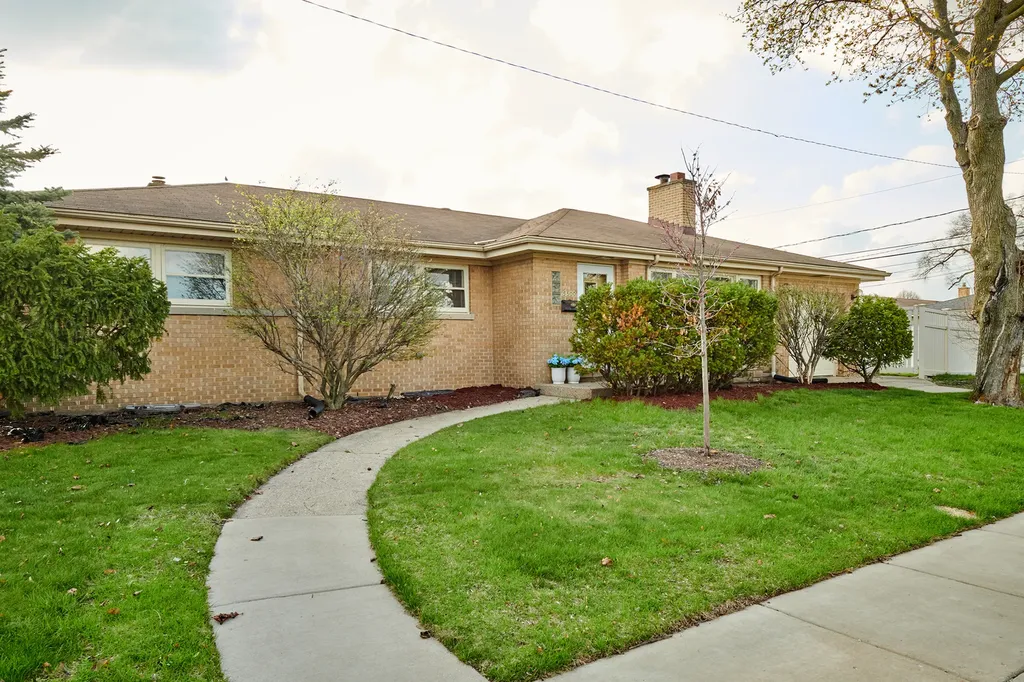 5500 Harvard Terrace Skokie IL 60077