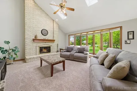 301 Stoneleigh Lane Oswego IL 60543