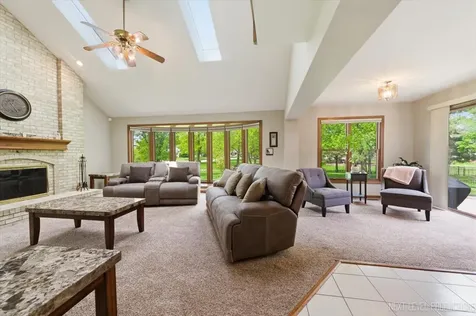 301 Stoneleigh Lane Oswego IL 60543
