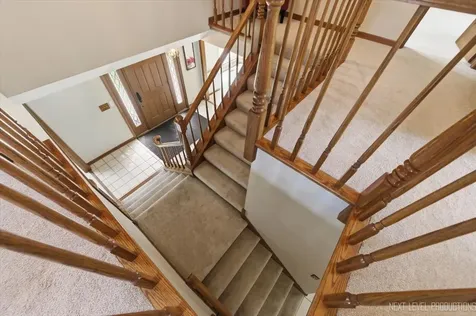 301 Stoneleigh Lane Oswego IL 60543