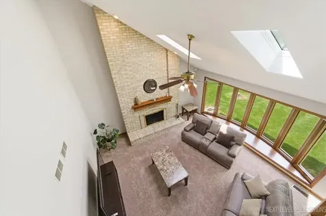 301 Stoneleigh Lane Oswego IL 60543