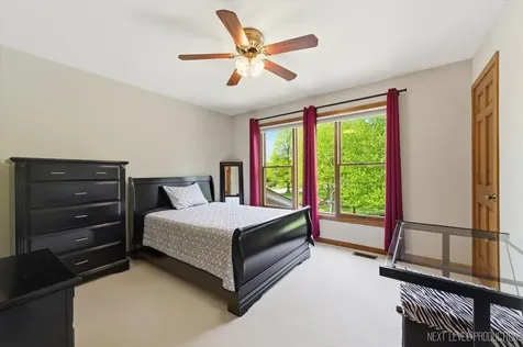 301 Stoneleigh Lane Oswego IL 60543