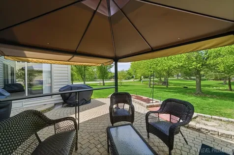 301 Stoneleigh Lane Oswego IL 60543