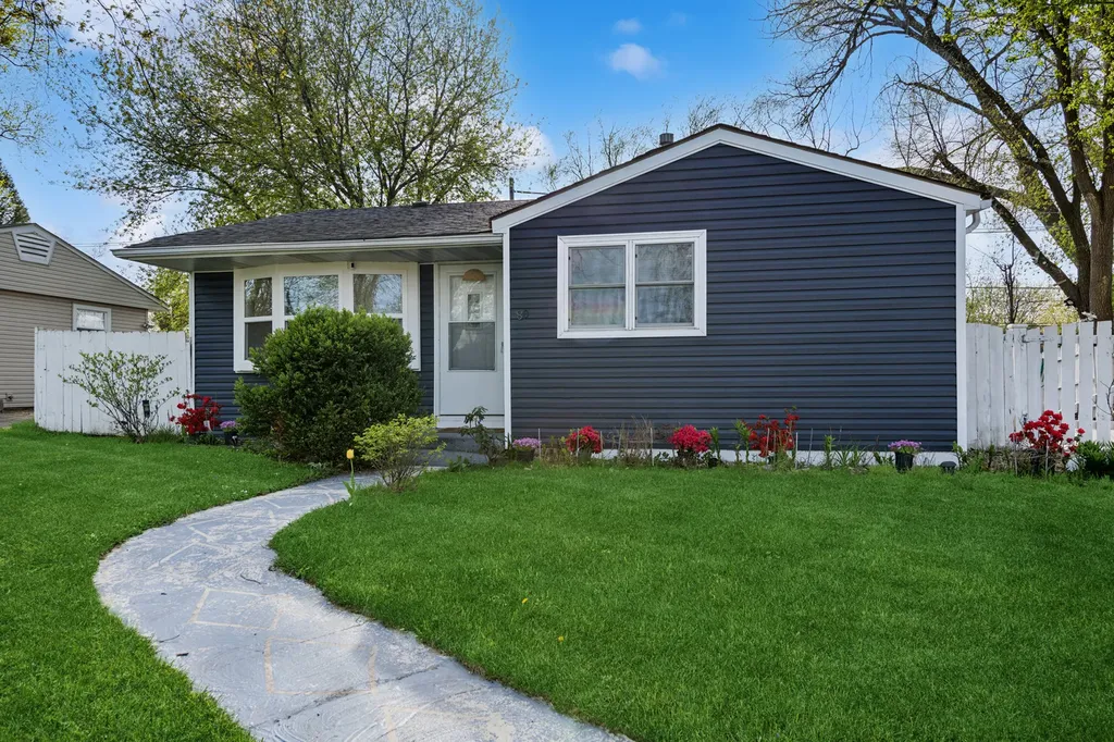 80 Birch Street Carpentersville IL 60110