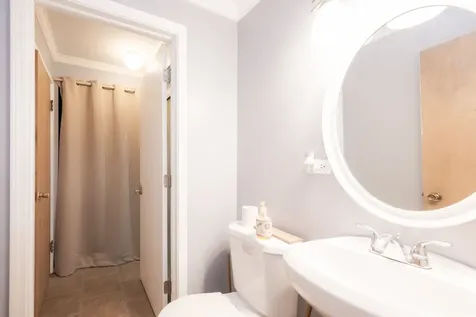 2815 North Kimball Avenue Chicago IL 60618
