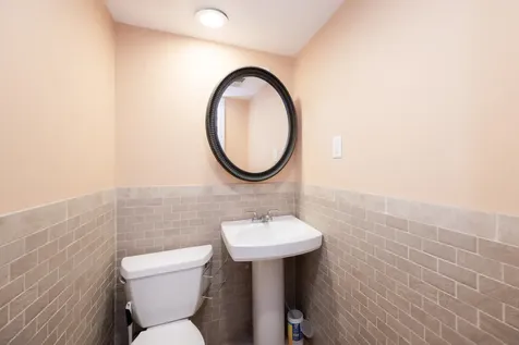 2815 North Kimball Avenue Chicago IL 60618