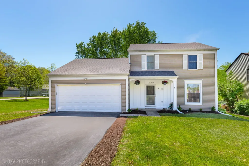 1705 Charles Avenue Algonquin IL 60102