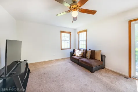 1705 Charles Avenue Algonquin IL 60102