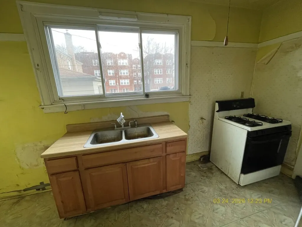 7807 South Winchester Avenue Chicago IL 60620