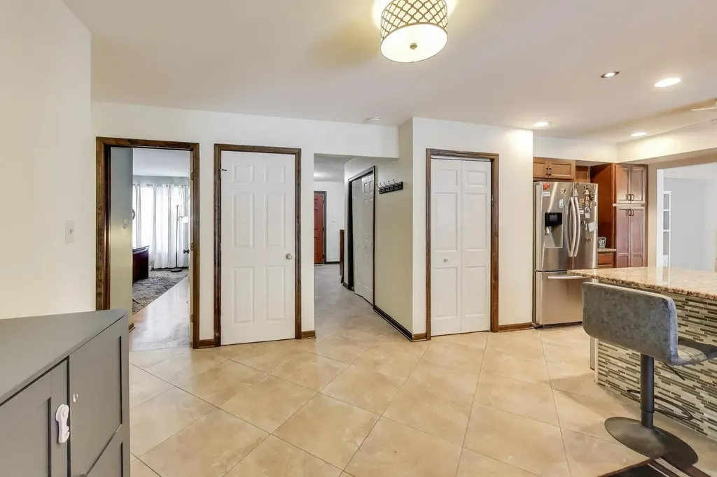 511 Mark Lane Downers Grove IL 60516