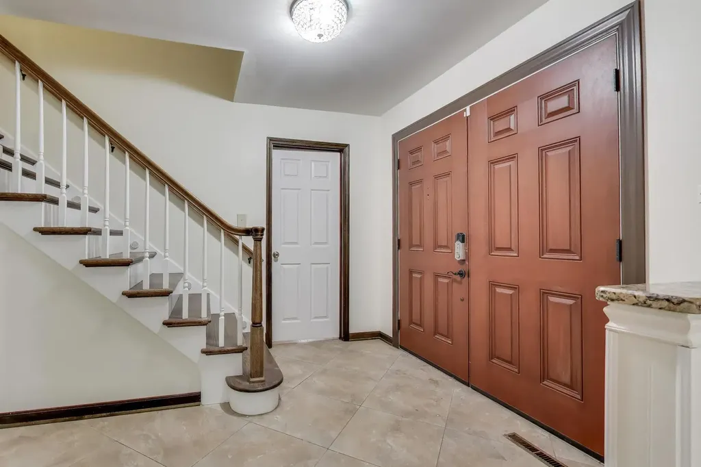 511 Mark Lane Downers Grove IL 60516
